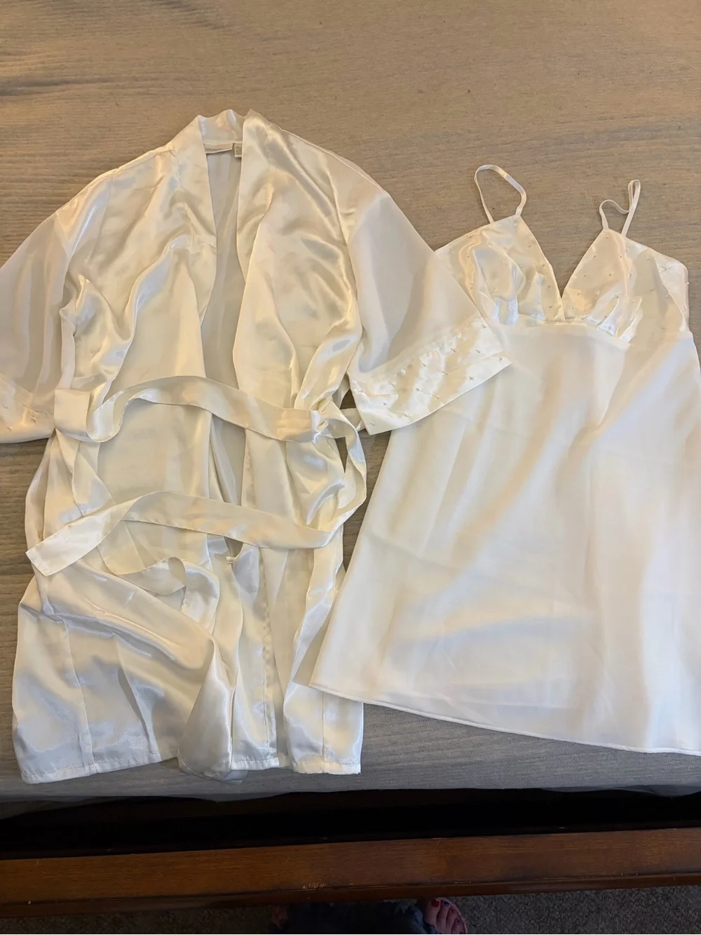 Vintage Intimo Amore Ivory Satin Pearl Trim Chemise & Robe Set Small